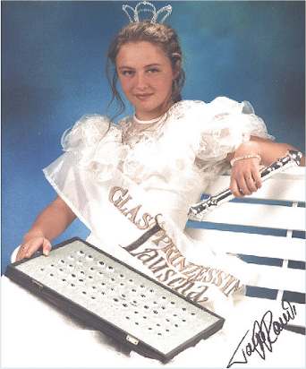 Der jüngste Spross unserer Familie, unsere Tochter Tanja, war die Glasprinzessin 1996/97 und schwang während dieser Tage das gläserne Zepter.